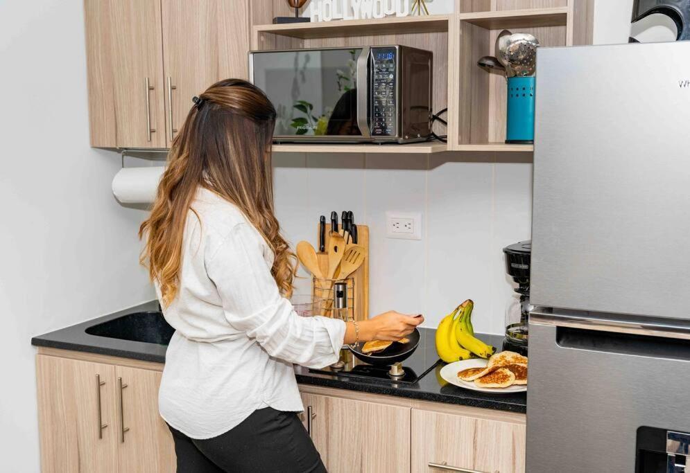 Lovely 1 Bedroom Unit With Free Parking Modra Zone 4 Guatemala City Ngoại thất bức ảnh